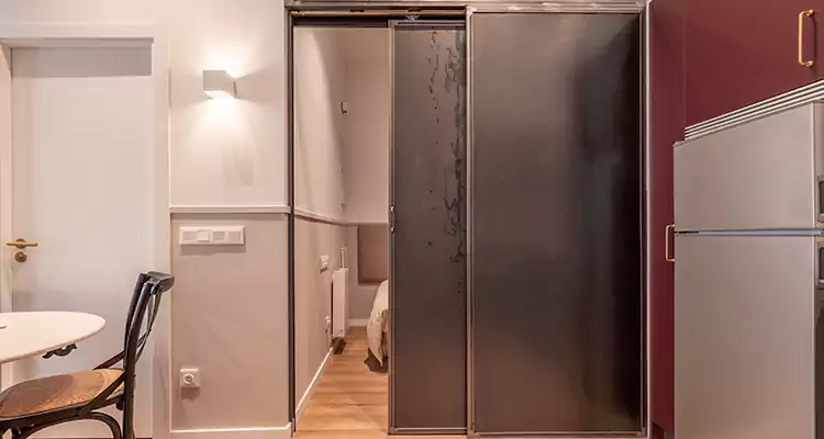 We Fix Closet Sliding Door in Land O' Lakes, FL 