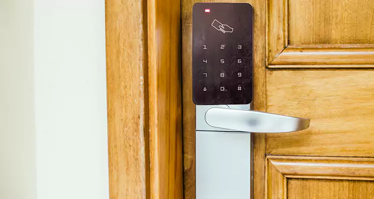 Keyless Hotel Door Locks Repair in Land O' Lakes, FL